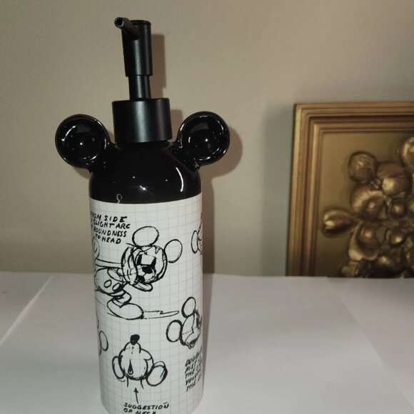 SALE DSNEYMICKEY BATHROOM TRAY AND DISPENSER